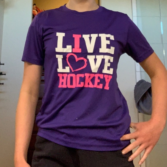 Authentic T-Shirt Company Purple “LIVE LOVE HOCKEY” Tee Size US Large - Picture 1 of 6